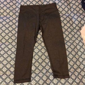 Grey cropped leggings